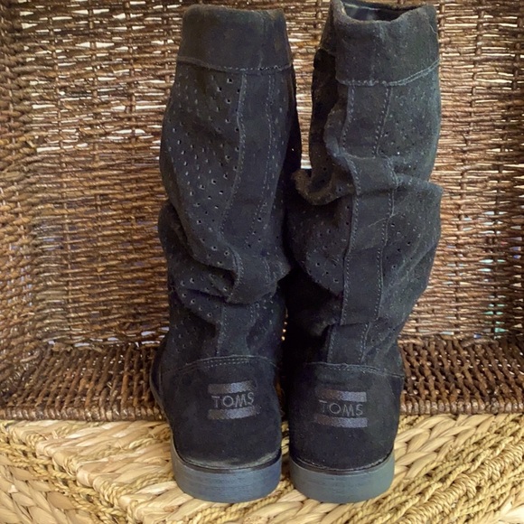 TOMS boots. sz 8 good used condition. - Picture 7 of 8
